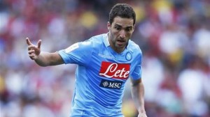 Napoli sorprendió a Milan en San Siro.