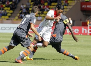 Mónaco ganó y volvió a la punta.