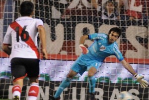 River Plate igualó con San Lorenzo y se clasificó a octavos de la Sudamericana.