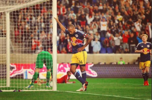 Herny celebra su gol 400 como profesional