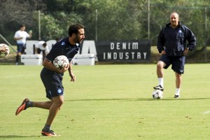 Nápoles sigue invicto en la Serie A y ocupa el segundo lugar a dos puntos de Roma, el líder