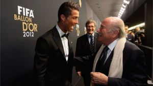 Ronaldo responde a Blatter, Portugal envía carta a la FIFA y el presidente se disculpa