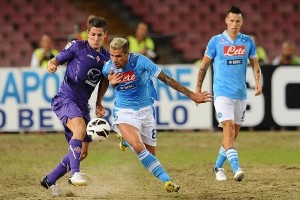 Con efectividad los napolitanos vencieron a la Fiorentina que pecó por no aprovechar las opciones de gol