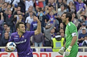 Rossi figura en la victoria de la Fiorentina sobre la Juve