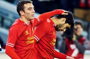 Aspas estará por fuera de las canchas por cinco semanas tras un desgarro muscular sufrido en el último entrenamiento del Liverpool