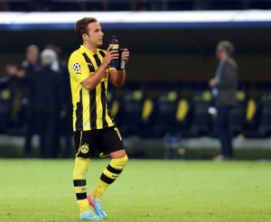 Tapando el nombre de Götze por el del nuevo 10 para evitar pérdidas