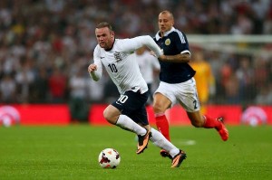 Rooney cree que desde que es convocado, esta jugando con el mejor grupo de delanteros en Inglaterra
