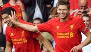 Gerrard marca su gol 100 con el Liverpool