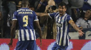Porto se queda con el liderato de la Liga Zon Sagres