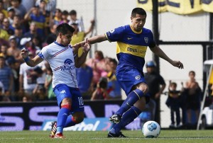 Boca Juniors venció a Tigre en su patio y se mete en la pelea por el título.