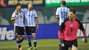 Argentina vence 2-0 a Bosnia sin Messi gracias al doblete de Sergio el Kun Aguero