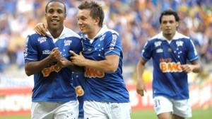 La raposa logro su tercer titulo con 4 fechas de anticipación en el Brasileirao 2013
