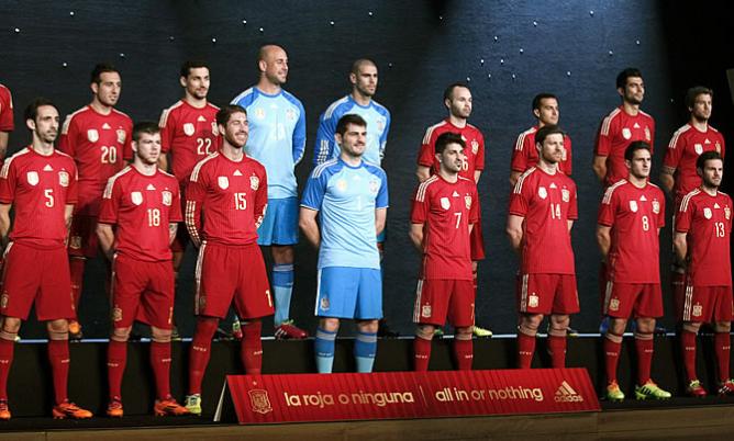 nuevo uniforme arquero Iker Casillas España Brasil 2014