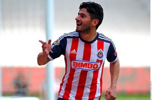 Chivas vence a Pumas con gol de Marquez Lugo