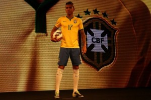 Nueva camiseta oficial nike de Brasil para el 2014
