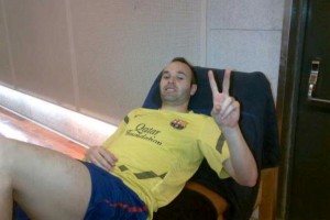 Andrés Iniesta no se entrenó con Barcelona