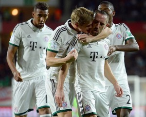 Uniforme blanco del Bayern Munich 2013
