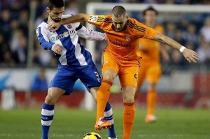 Benzema da la victoria a los blancos en el partido de ida
