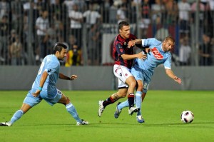 Napoli no pudo en su visita a Bolognia.