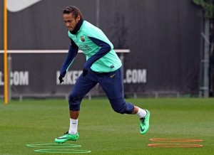 Sale Neymar y entra Xavi