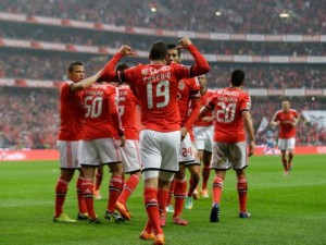 Benfica es líder de la liga Zon Sagres