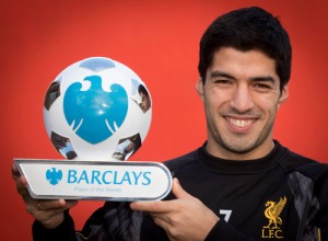 El delantero uruguayo recibe el premio del mejor jugador de diciembre de la Premier League