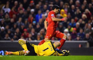 Liverpool cede terreno en la Premier.