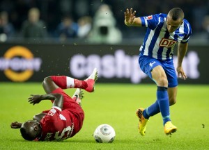 Hertha Berlín gana y sueña con Europa