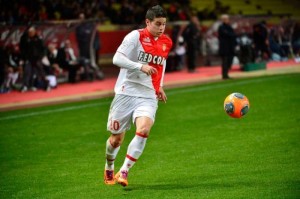 James marca doblete en la victoria del Mónaco