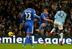 Chesea le niega el liderato al City, lo iguala y ayuda al Arsenal