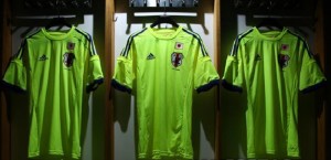 remera fluorescente de Japon para el mundial de Brasil 2014