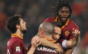 Roma y Napoli consiguieron tres puntos en la fecha 28° del Calcio