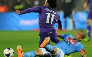 Fiorentina sorprende al Napoli en San Paolo.