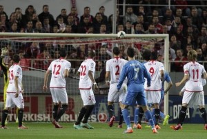 Bacca deja tercero al Madrid
