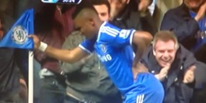 Etoo dedica celebración a mourinho