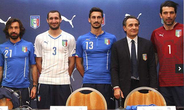 lanzamiento de la camiseta oficial de Italia