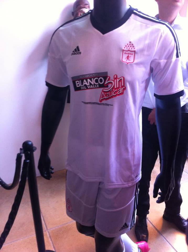 camiseta blanca america de cali