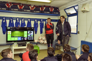 Milan entrena a sus jugadores de las divisiones menores con fifa 14 y xbox one