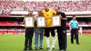 Ceni recibe 3 premios por Record Guiness