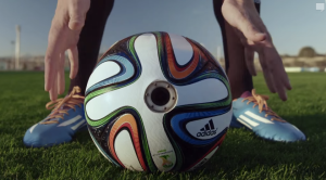 instalan camara HD en balón adidas brazuca para promocionarlo