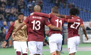 Roma derrotó al Atalanta y sigue detrás de la Juventus