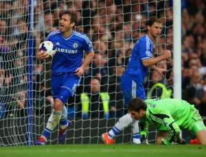 Chelsea ganó y retomó el liderato de la Premier