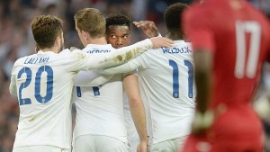 Inglaterra venció 3-0 a Perú en Wembley.
