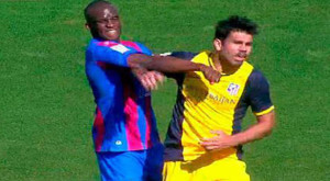 Diego costa se fue a los puños con Sissoko en partido entre el levante y el atm