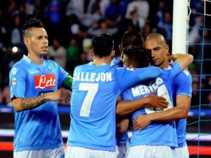 Napoli derrotó 3-0 al Cagliari