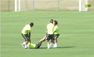 Video de la broma de neymar y marcelo a Fred en entrenamiento de brasil
