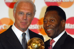 Maradona critica a pele y a beckenbauer