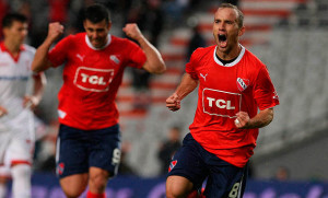 Después de una temporada en la segunda categoría del fútbol argentino, Independiente de Avellaneda derrotó 2-0 a Huracán en el partido de desempate por el ascenso y, de esta manera, regresó a la máxima división de ese país