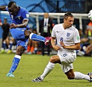 Italia derrota 2-1 a Inglaterra en Manaus