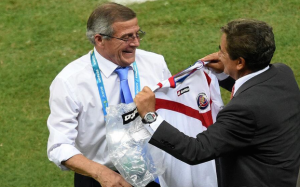Pinto celebró la victoria de Costa Rica ante Uruguay